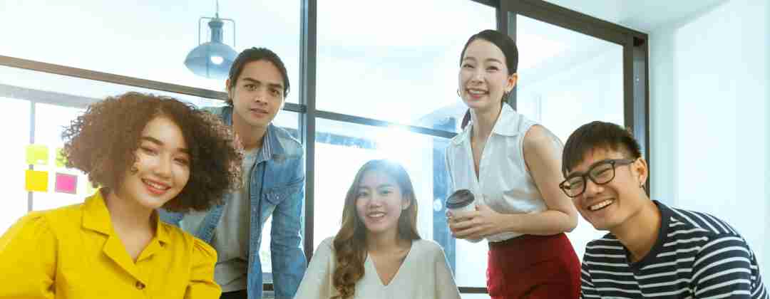 与全球最佳雇主  彩神vll光电<br>
一起探索未来职涯可能