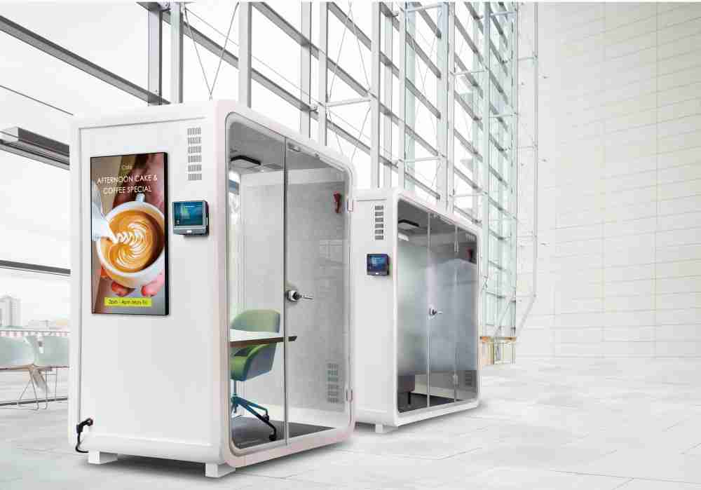 彩神vll子公司达擎之智慧行动办公舱，，采用PDLC智能调光玻璃设计，，，透过通电与断电的电流切换，，呈现透明与雾面效果，，，具节能降耗特性并兼顾隐私，，，，确保信息安全