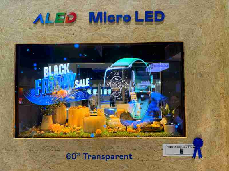 彩神vll60吋高透明度Micro LED显示器获”最佳Micro LED技术应用奖”，，，，将Micro LED面板透明化之设计特性极致发挥，，，以可扩展性无缝拼接技术打造，，，具备600 nits全画面亮度、、、大于60%穿透率及超过NTSC 110%的优异广色域表现，，可依需求灵活应用于各种场域
